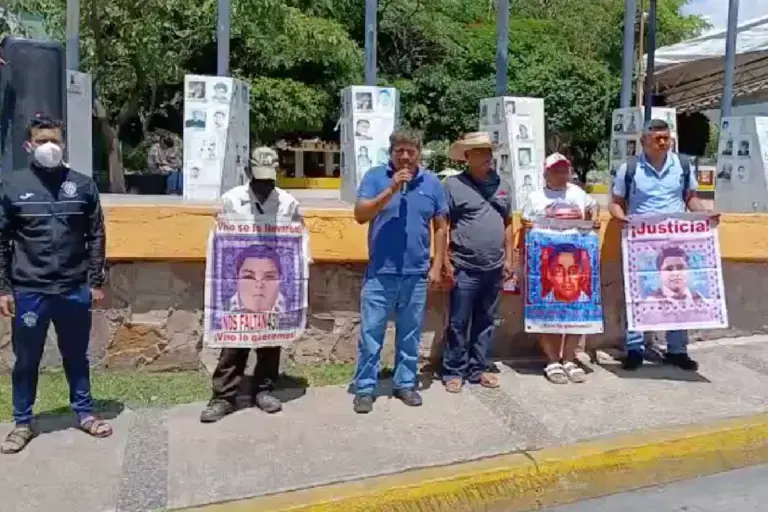 Ayotzinapa: padres de los 43 exigen que caso contra Aguirre no sea ‘simulación’