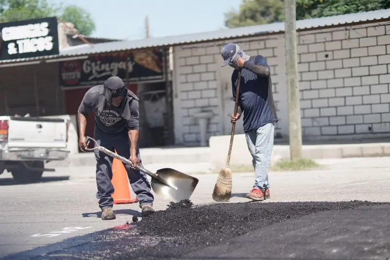 Amplían trabajos de bacheo y reparación de calles en Sabinas
