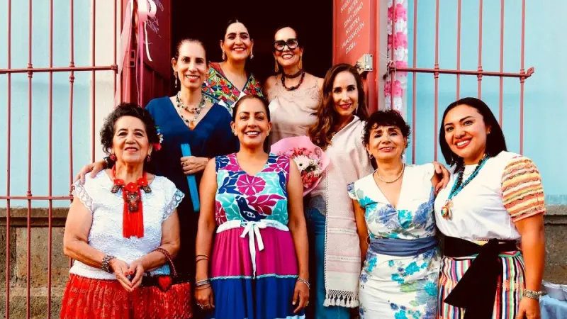 Amadrina Mariana Benítez apertura de Oaxaca Moving