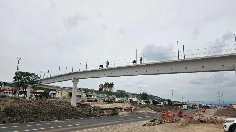 Comienza la construcción del puente peatonal en Juriquilla
