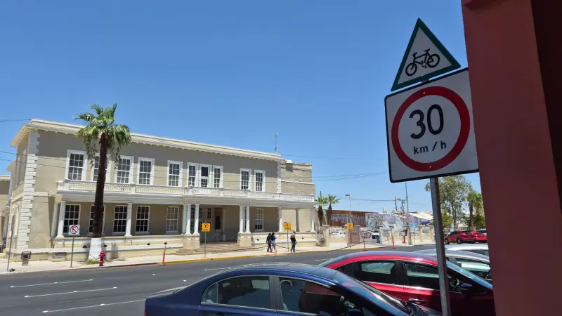 Confirman carril compartido para vehículos y ciclistas en avenida Madero; ciclistas exigen un carril exclusivo para mayor seguridad