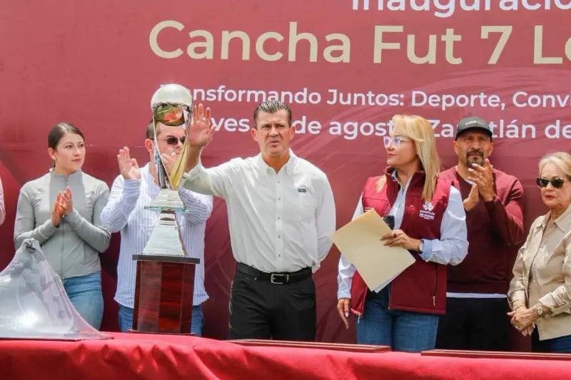 Inauguran cancha de futbol 7 "Los Conos" en Zapotlán de Juárez