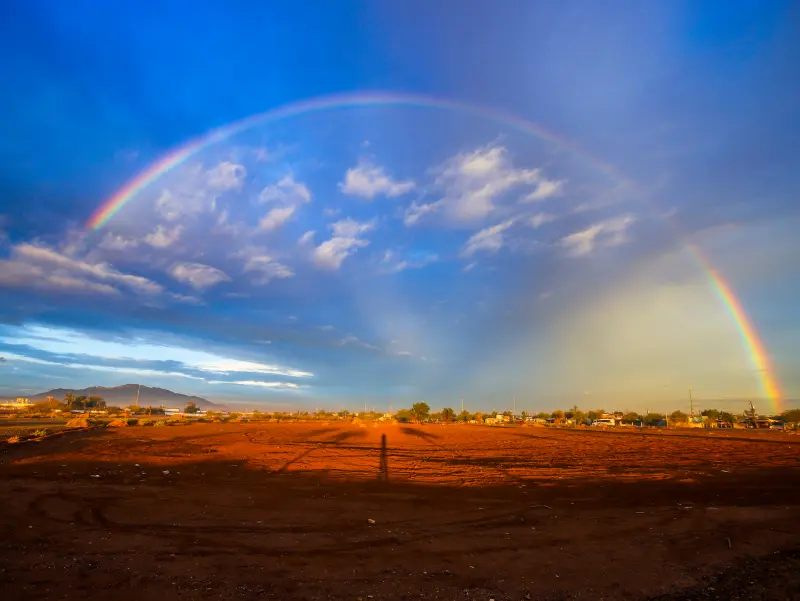 Que aparezca un arcoíris después de la lluvia parece confirmar la vieja creencia de que el mal clima se fue, pero la ciencia detrás de este fenómeno revela algo que sorprende incluso a quienes creen conocer bien el cielo