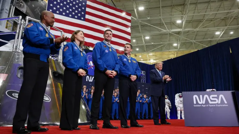 Trump anuncia creación de la Academia Espacial de Estados Unidos