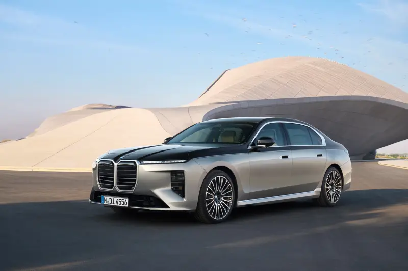 Manejamos el nuevo BMW Serie 7 2026: lujo, pantallas y Neue Klasse.