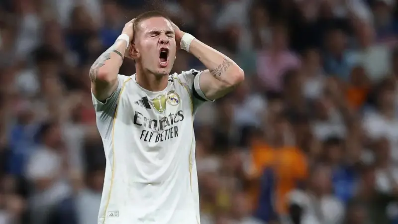 Franco Mastantuono llega a la Fiorentina en busca de minutos que no ha tenido en el Real Madrid de Mourinho