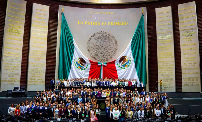 Voces del futuro dialogan sobre desarrollo en San Lázaro