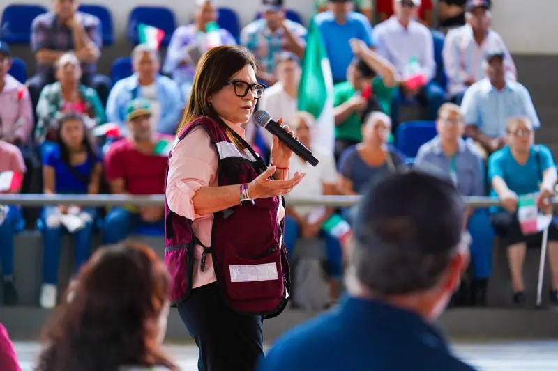 ‘Aquí no hay proyectos individuales’: Imelda Castro respalda a Sheinbaum tras regreso de Rocha