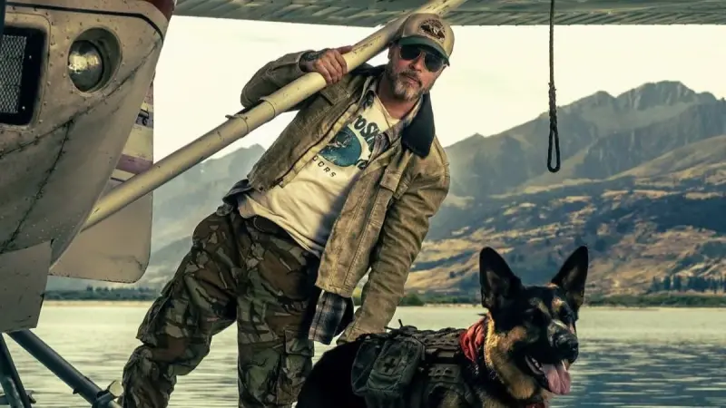 Brad Pitt queda atrapado en Alaska y comienza una lucha brutal: la trama de “Heart of the Beast”