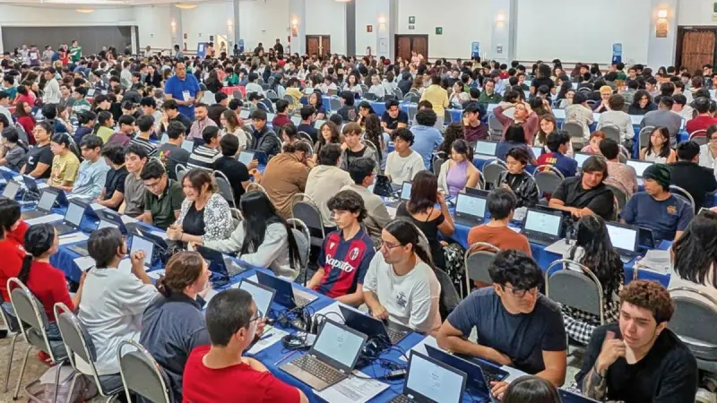 Asiste 70% a examen de la UNAM