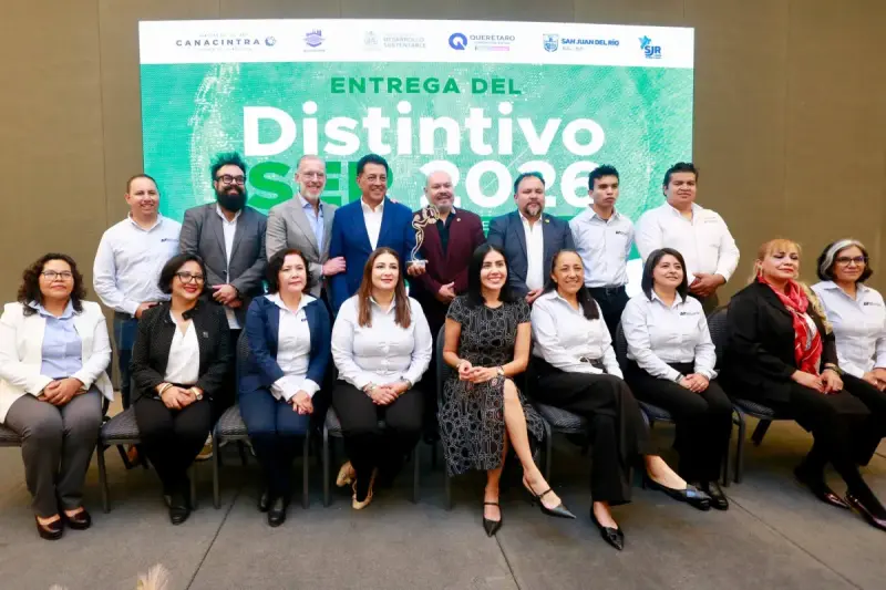 Entrega Marco Del Prete Distintivo SER en San Juan del Río