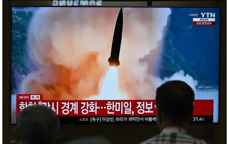 Lanza Corea del Norte misiles balísticos