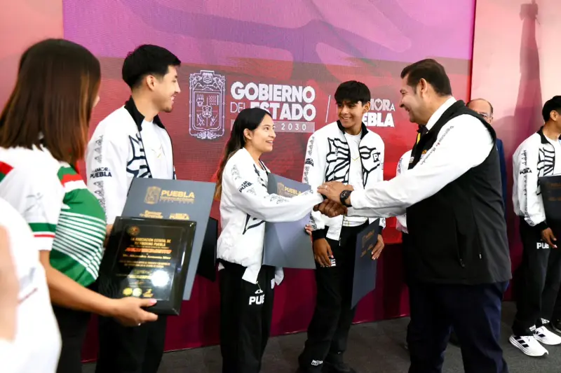 Van 3 poblanos al Mundial Juvenil de Kickboxing en Italia