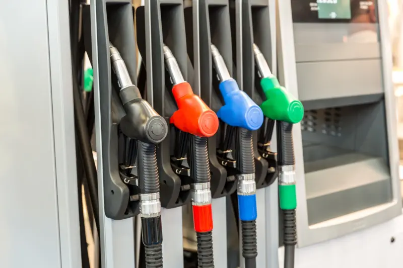La gasolina alcanza su tercer precio más alto del año mientras crece la tensión con Irán