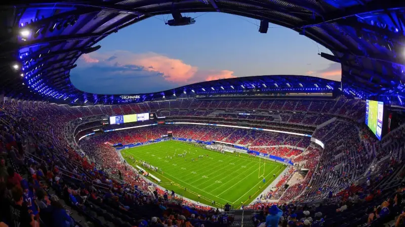 Revelan el mega plan de 10 estadios de la NFL para robarle el Super Bowl y los mejores eventos a las viejas sedes