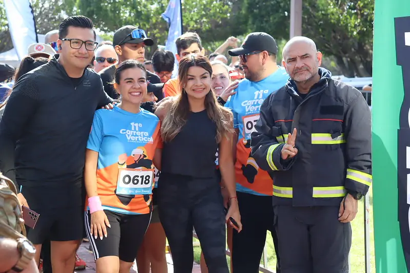 Participan 1,700 corredores en 11.ª Carrera Vertical de Bomberos Zapopan