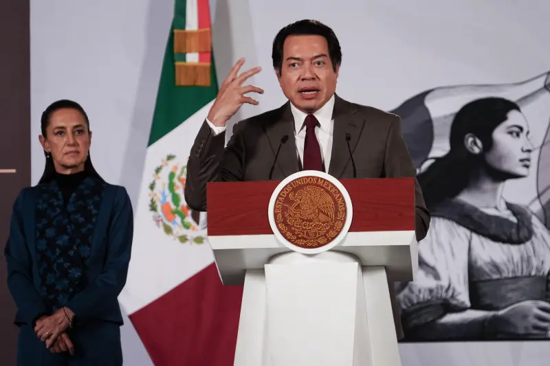 MC denuncia a Mario Delgado ante el INE por atribuir a Sheinbaum recursos de la Beca Rita Cetina