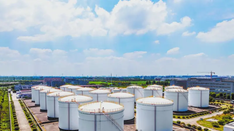 Vista Energy gana 5% tras inversión de Thiel Macro