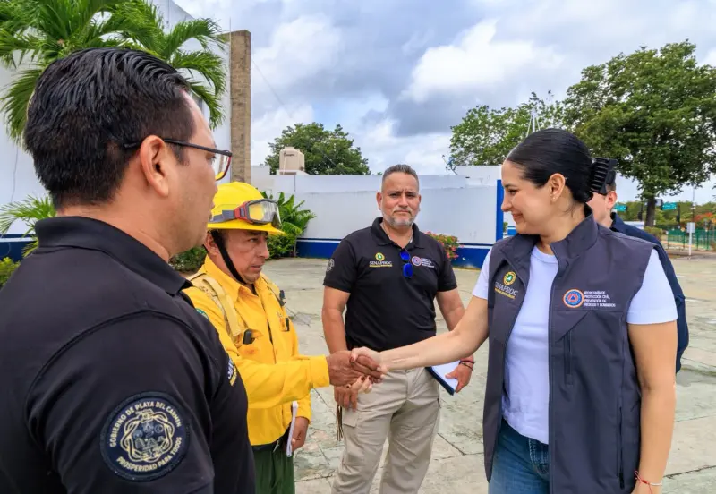 Supervisa Estefanía Mercado incendios forestales desde el aire en Puerto Aventuras