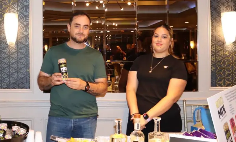 Presenta Dulce Momento un mezcal suave para conquistar nuevos paladares