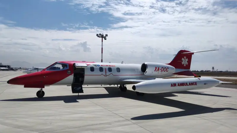 Trasladan en avión a menor de Tijuana a Guadalajara para atención especializada