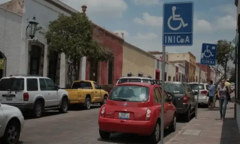 Multarán con hasta 10 mil pesos por usar tarjetones falsos para discapacidad