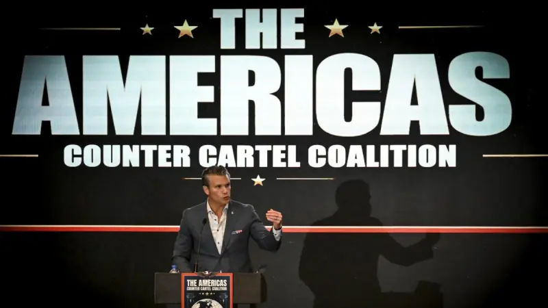 Hegseth adelanta que la Coalición Anticárteles planea ataques "en tierra" junto a países socios