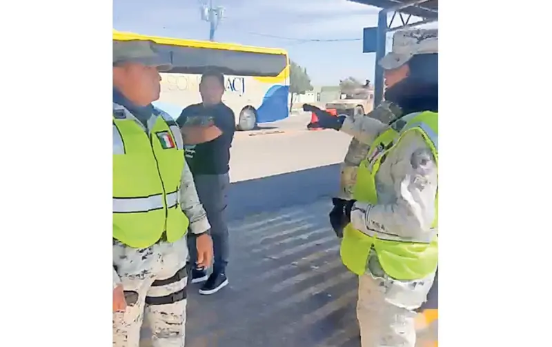 (Video) Pide respeto en Precos; lo amenazan con rayos X
