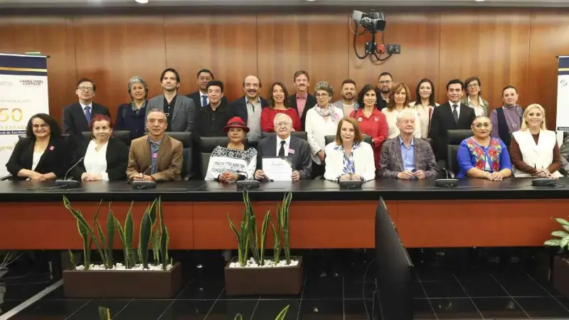 Reconocen a la Sogem en el Senado, pero leyes de derecho de autor siguen pendientes