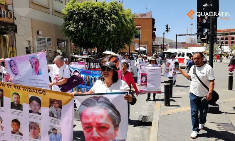 Madres buscadoras marchan por Pachuca y llevan exigencia hasta la Villita