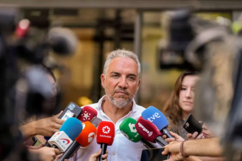 El PP va a por todas contra Mónica García: entre los abucheos desde Ceuta a la exigencia de dimisión