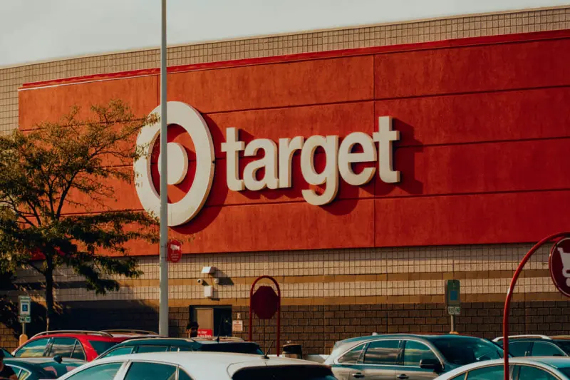 Acelera Target sus visitas y supera a Walmart en el segundo trimestre