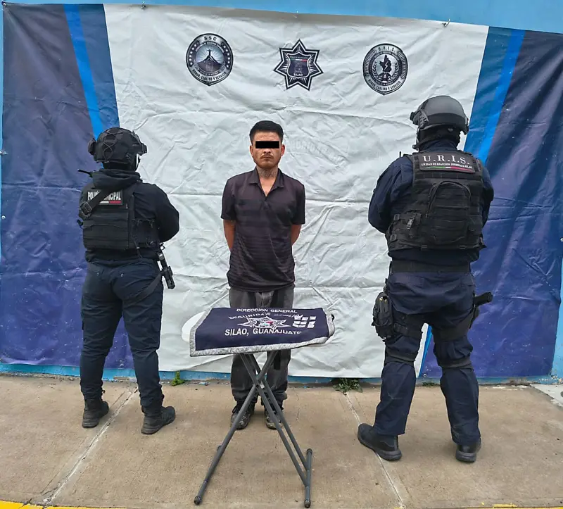Detienen a hombre con 9 envoltorios de presunto cristal en Silao