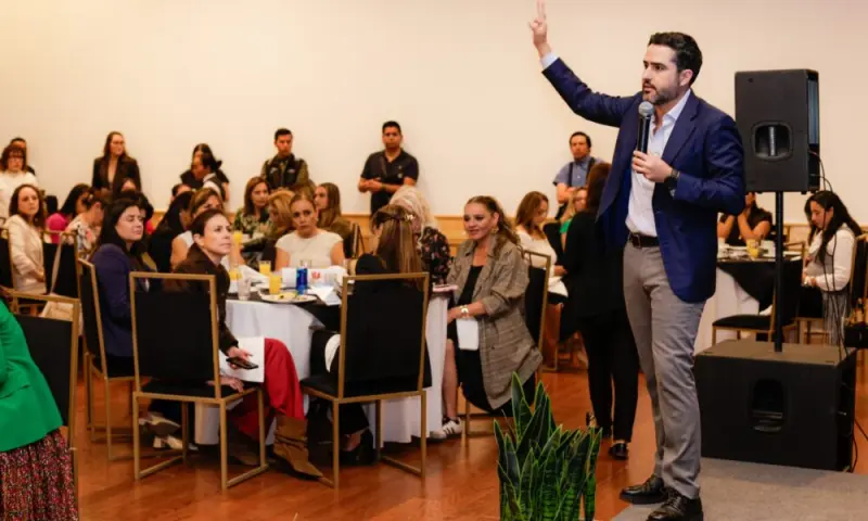 Mujeres son protagonistas del Querétaro que es garantía para las familias: Agustín Dorantes
