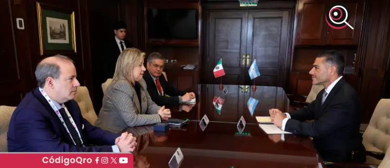 García Harfuch participa en reunión trilateral en el IDEC, en Argentina