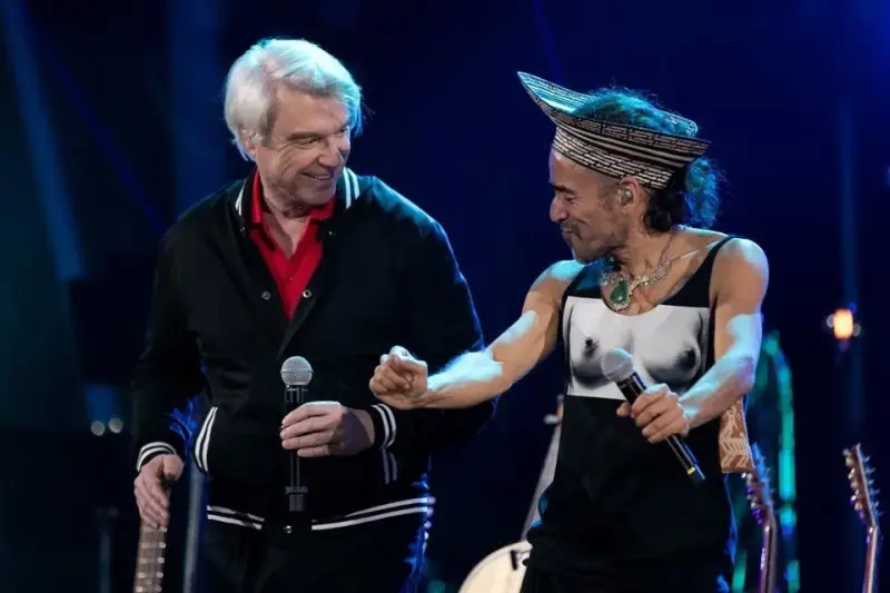 David Byrne: Loco por lo latino
