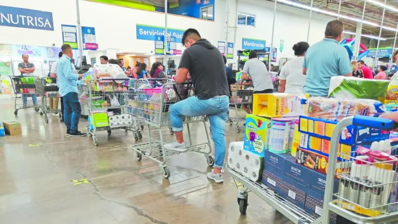 Ventas minoristas cayeron 0.2% en junio, pero el Mundial también dejó ganadores