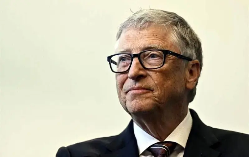 Lanza Bill Gates advertencia sobre consecuencias de la IA