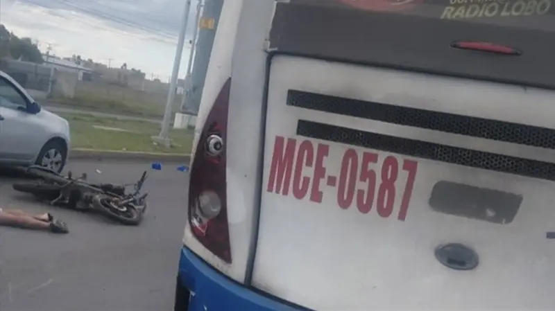 Fallece motociclista tras chocar contra camión de Ruta 60 en el Eje Norponiente de Celaya