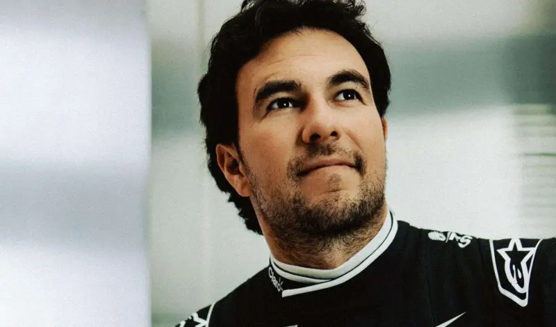 Checo Pérez admite que competir junto a Max Verstappen le hizo ser más rápido