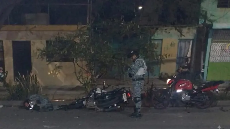 Sufre Guardia Nacional fractura expuesta al derrapar su moto durante persecución en Celaya