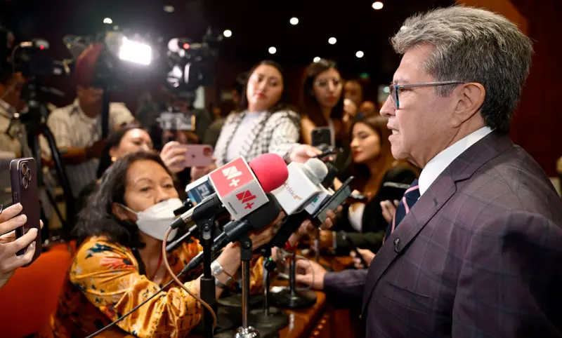 Propone diputado Ricardo Monreal campañas sin dejar la curul
