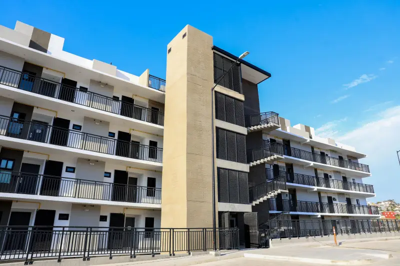 Conflictos entre vecinos complican convivencia en condominios de Tijuana
