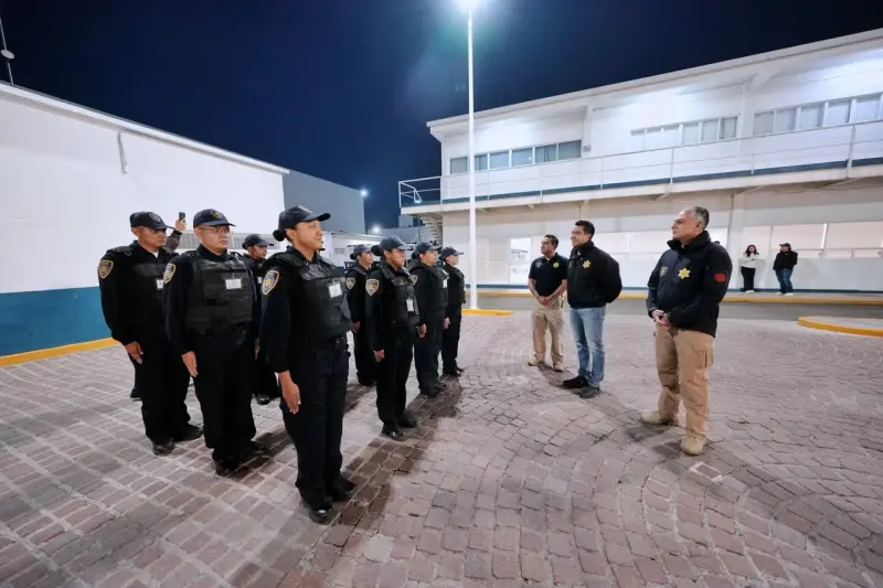 Supervisa Felifer Macías, jornada de formación de policías de proximidad