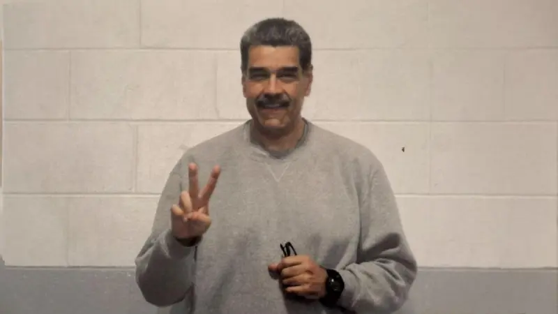 "Estamos firmes", Maduro reaparece en redes y publica fotos desde prisión