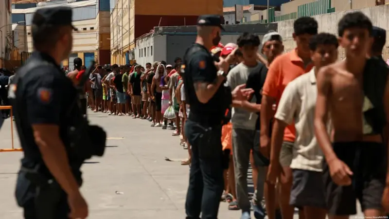 España responde a Italia y anuncia controles fronterizos temporales por la crisis migratoria