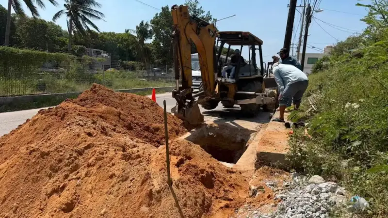 Cerca de 40 mil habitantes de Oaxaca llevan una semana sin agua potable por las reparaciones en la línea principal, obligando a familias de unas 40 colonias a comprar pipas de hasta 700 pesos