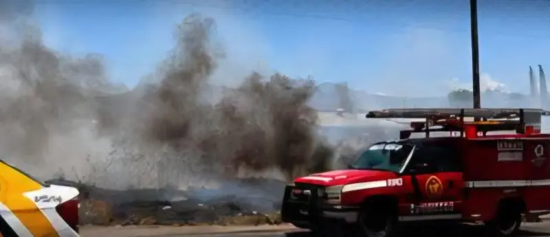 ?Reportan incendio de pastizales en la carretera México-Laredo en Ixmiquilpan