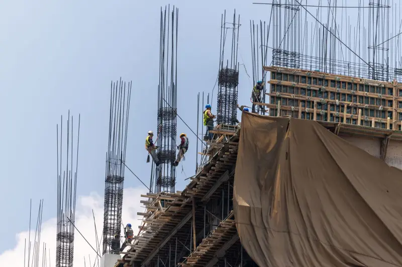 Construcción y minería dan impulso de 0.8% a actividad industrial de México en junio