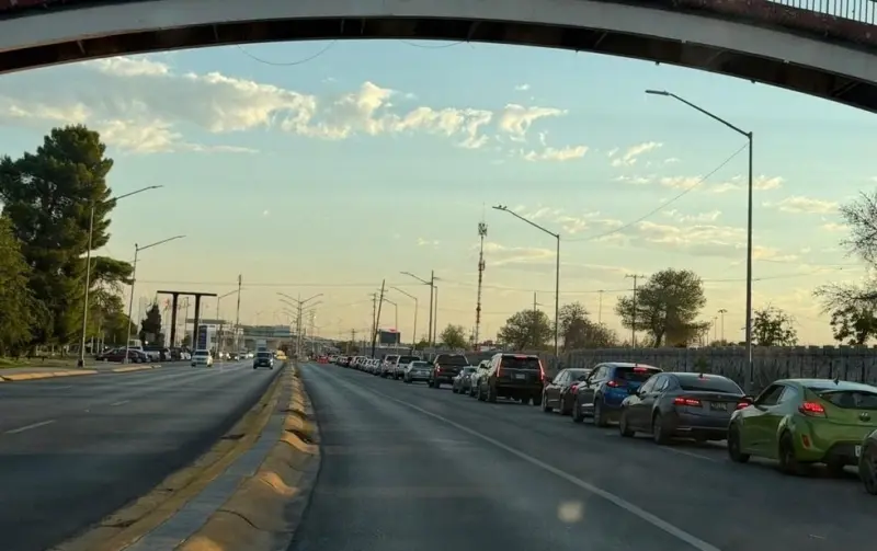 Regreso a clases en El Paso dispara filas en los puentes